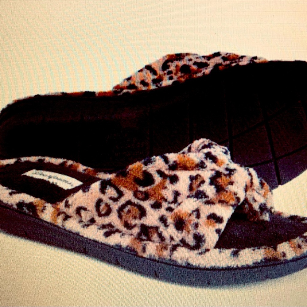 XL Women Leopard Dearfoarm Audra Microfiber Thong Pool Slippers Multi sizes